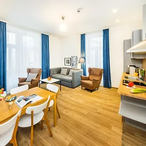 Hotel apartamentowy Jimmy's Emerald