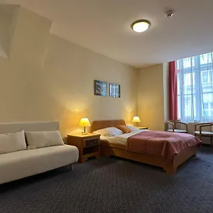 *** Otel Very Apartments, 5 Min To Center, No Reception Avusturya